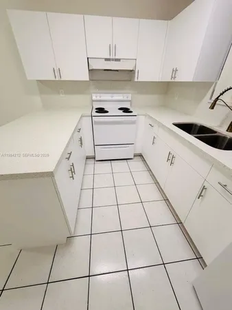 $2,000 | 6395 West 22nd Court, Unit 102, Hialeah, FL 33016