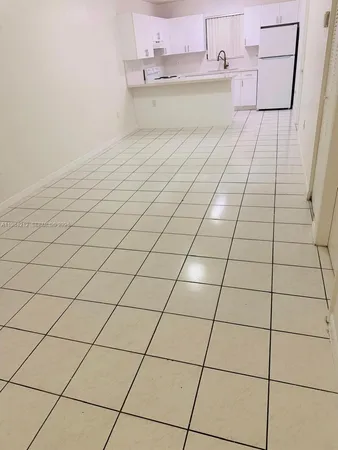 $2,000 | 6395 West 22nd Court, Unit 102, Hialeah, FL 33016