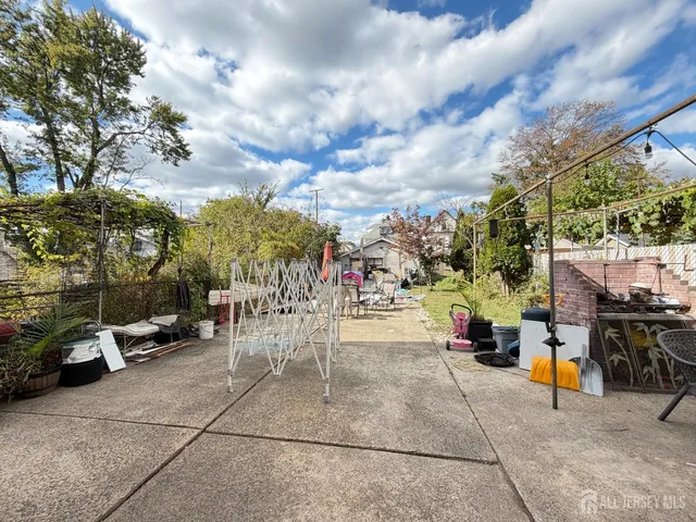 $665,000 | 580 Monroe Avenue, Elizabeth, NJ 07201