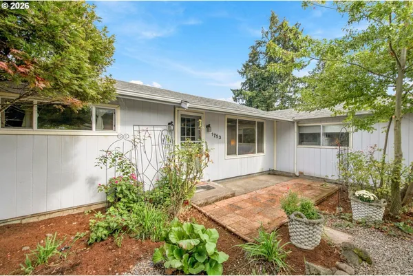 $339,999 | 1753 Elkay Drive, Eugene, OR 97404