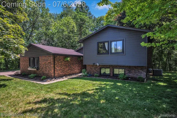 $374,900 | 5067 Algonquin Boulevard, Clarkston, MI 48348