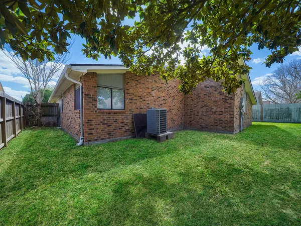 $1,900 | 15522 Winter Briar Drive, Houston, TX 77489