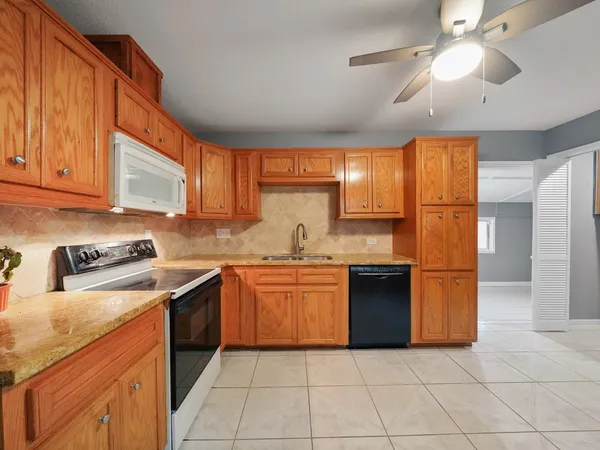 $1,900 | 15522 Winter Briar Drive, Houston, TX 77489