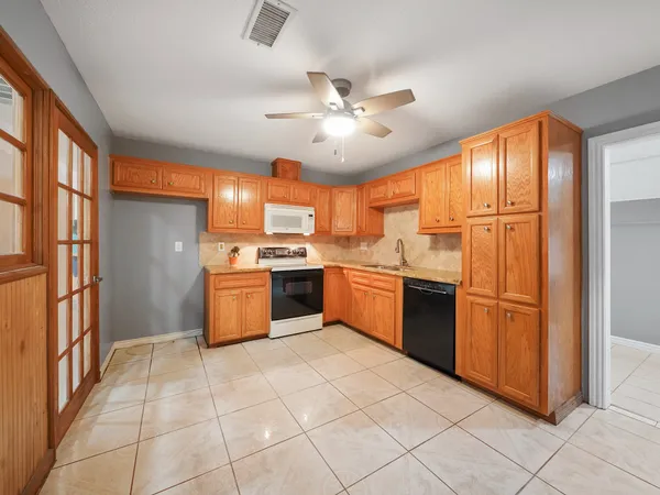 $1,900 | 15522 Winter Briar Drive, Houston, TX 77489