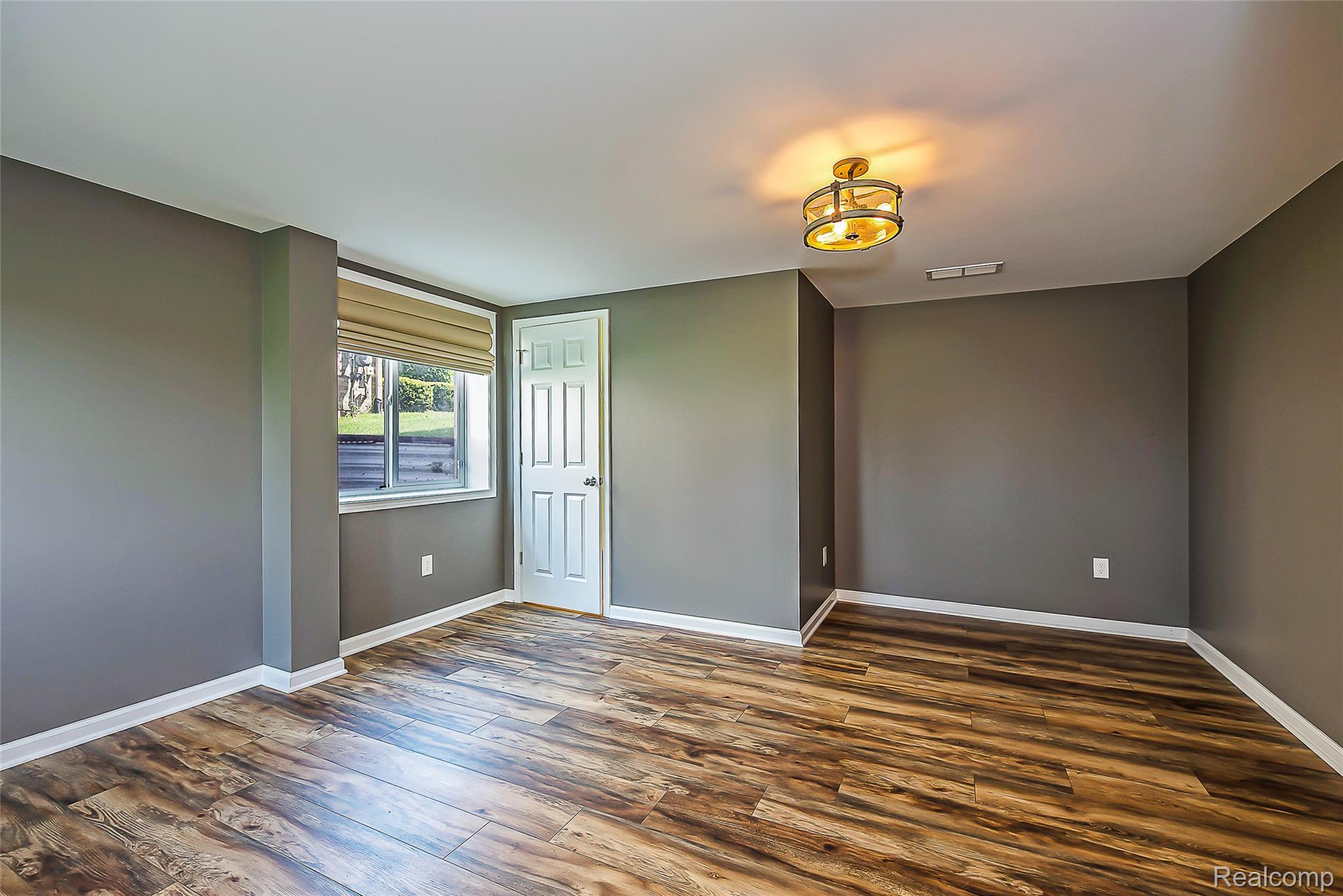 20605 Golf Ridge Circle Livonia, MI 48152 - Photo 32 of 42 Bedroom #4 LL (pic #1)