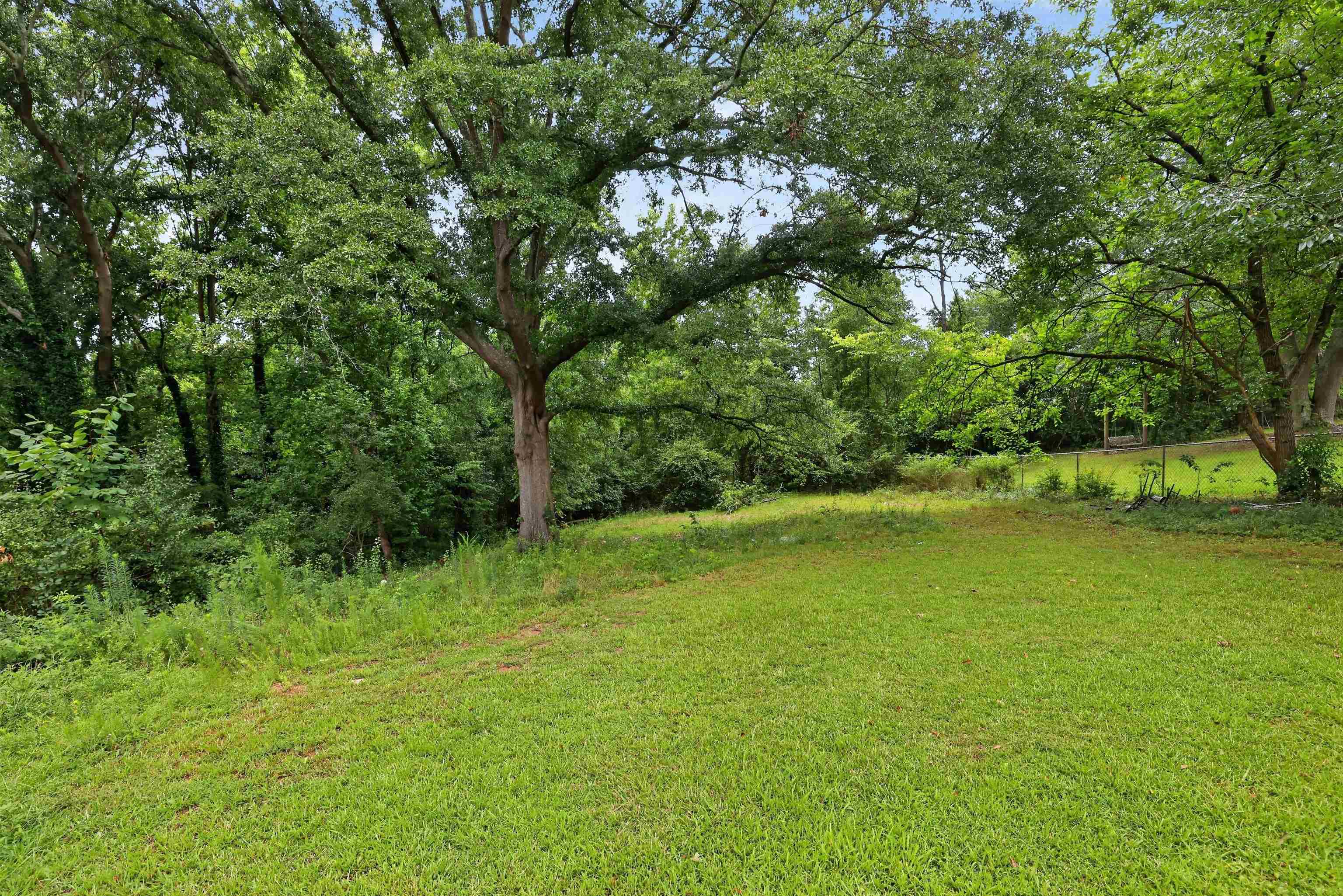 26 State Road Greenville, SC 29605 - Photo 5 of 38 Gallery Image 5