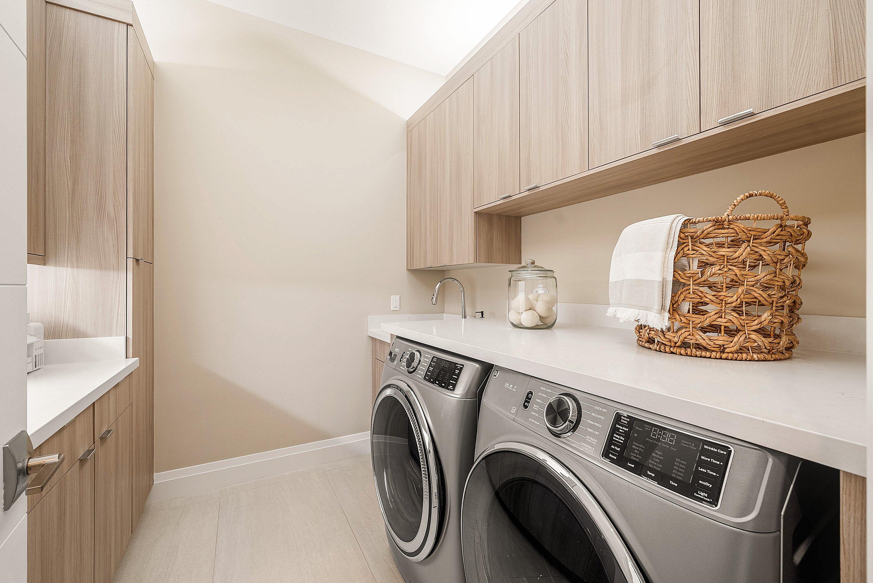 17135 Abruzzo Avenue Boca Raton, FL 33496 - Photo 47 of 95 Luxurious Laundry Room