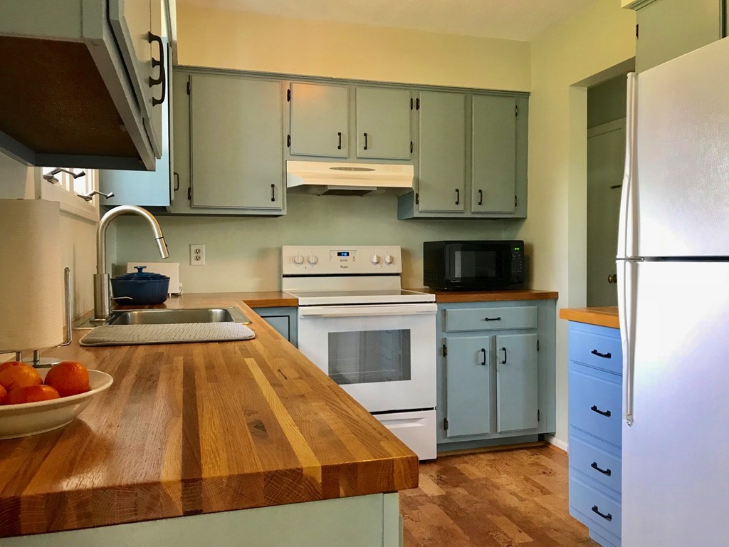 69 Rocky Hill Road Hadley, MA 01035 - Photo 12 of 24 Gallery Image 12