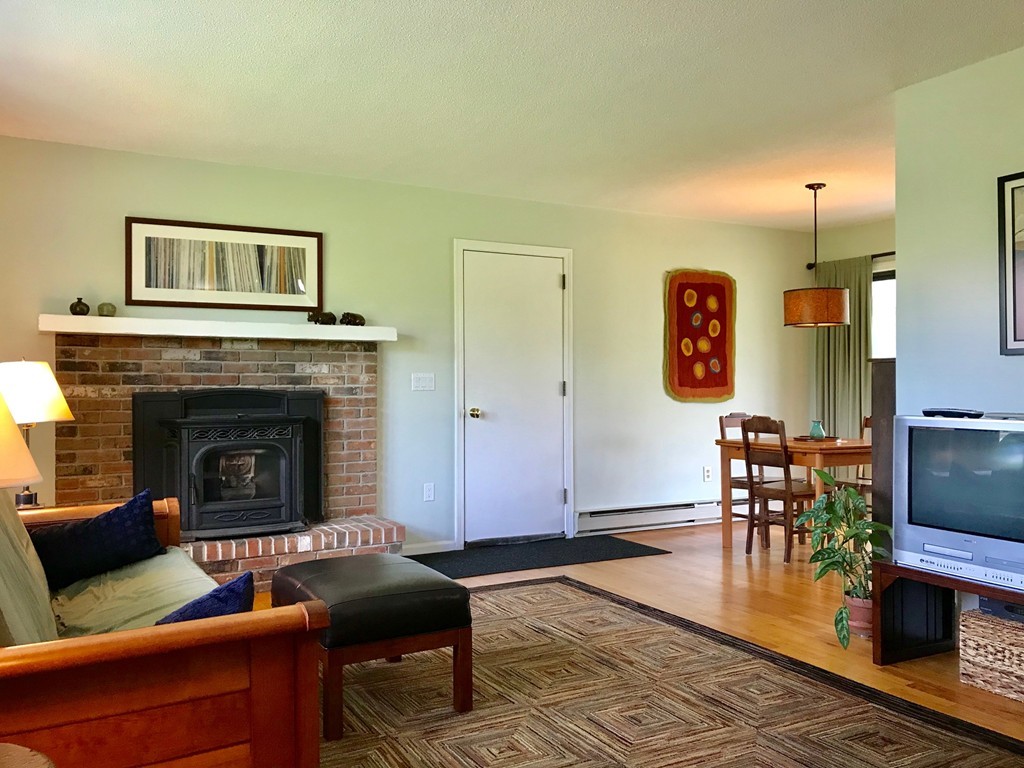 69 Rocky Hill Road Hadley, MA 01035 - Photo 4 of 24 Gallery Image 4