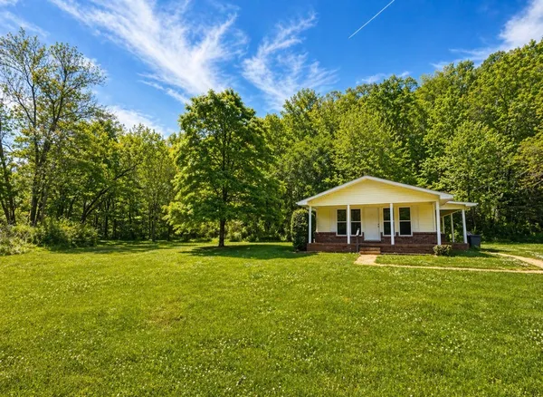 $1,500 | 1389 West Point Road, Lawrenceburg, TN 38464