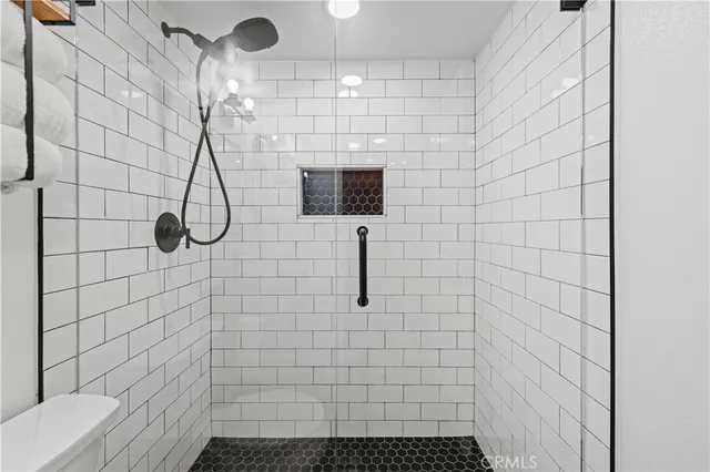 $2,698 | 2731 Erringer Road, Unit 60, Simi Valley, CA 93065