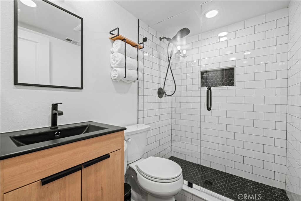 2731 Erringer Road, Unit 60 Simi Valley, CA 93065 - Photo 3 of 29