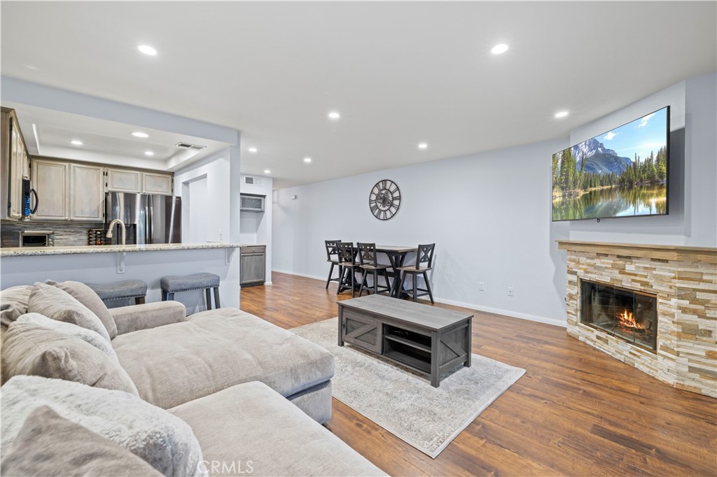 2731 Erringer Road, Unit 60 Simi Valley, CA 93065 - Photo 7 of 29