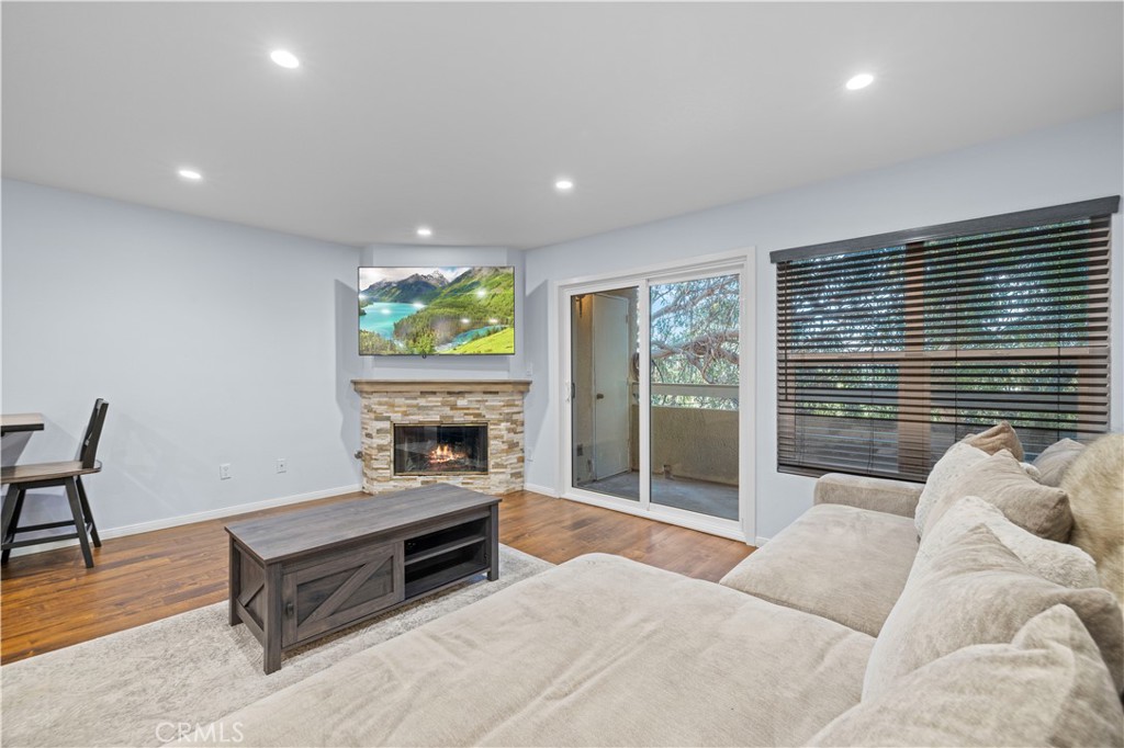 2731 Erringer Road, Unit 60 Simi Valley, CA 93065 - Photo 8 of 29