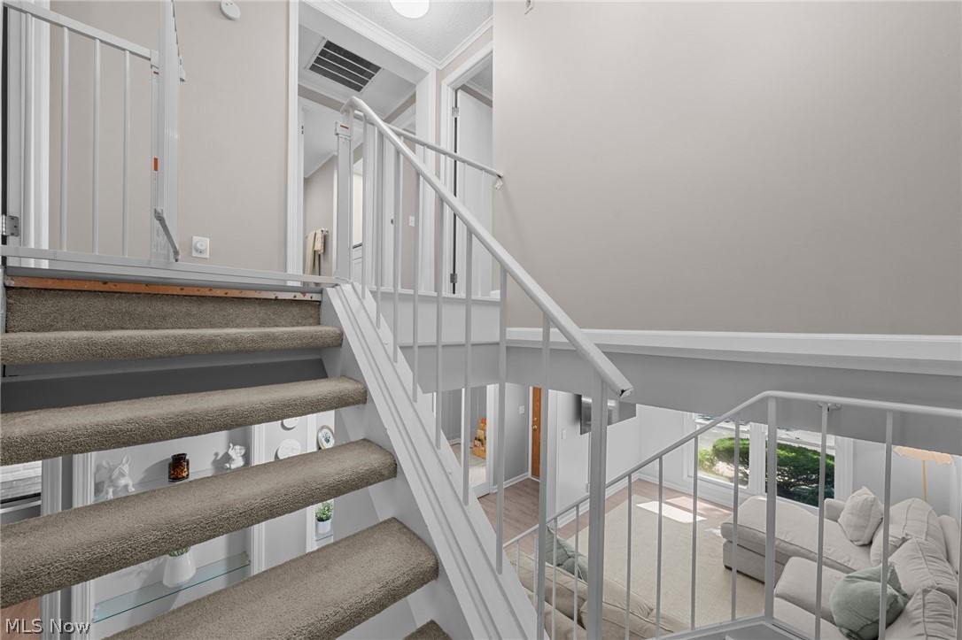 988 Som Center Road, Unit E2 Cleveland, OH 44143 - Photo 26 of 49
