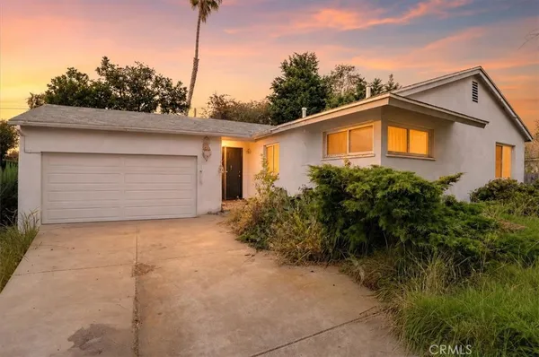 $1,049,000 | 674 Capital Street, Costa Mesa, CA 92627