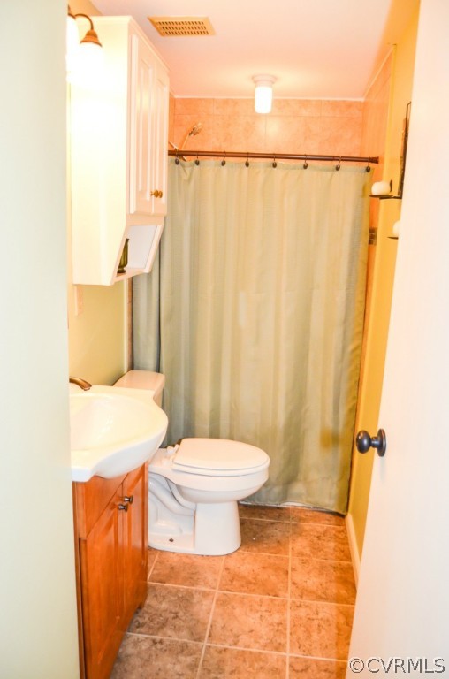 10605 White Rabbit Road North Chesterfield, VA 23235 - Photo 4 of 24 Master Bath