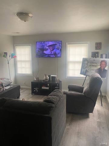 10131 Count Drive St. Louis, MO 63136 - Photo 2 of 7