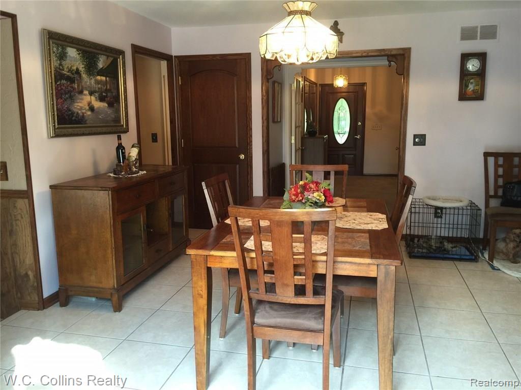 18074 28 Mile Road Ray, MI 48096 - Photo 12 of 32 Breakfast Nook