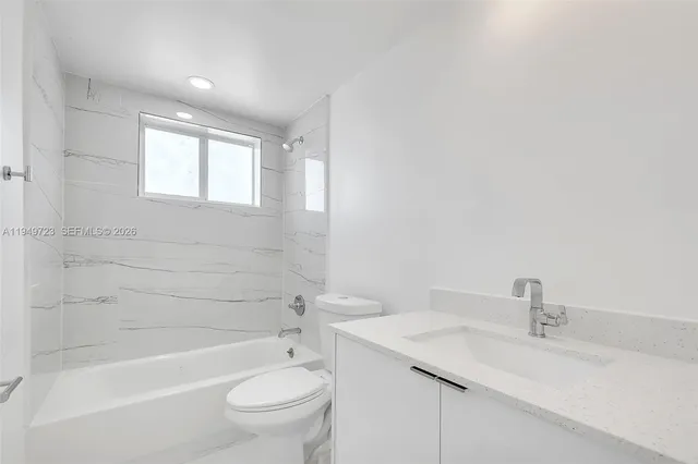 $2,100 | 1632 Northwest 16th Terrace, Unit 8, Miami, FL 33125