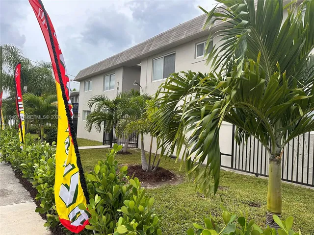 $2,100 | 1632 Northwest 16th Terrace, Unit 8, Miami, FL 33125