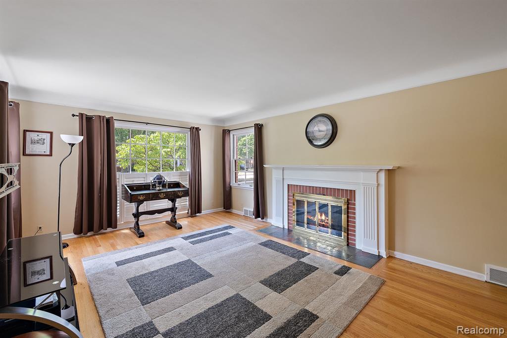 1730 Littlestone Road Grosse Pointe Woods, MI 48236 - Photo 2 of 45