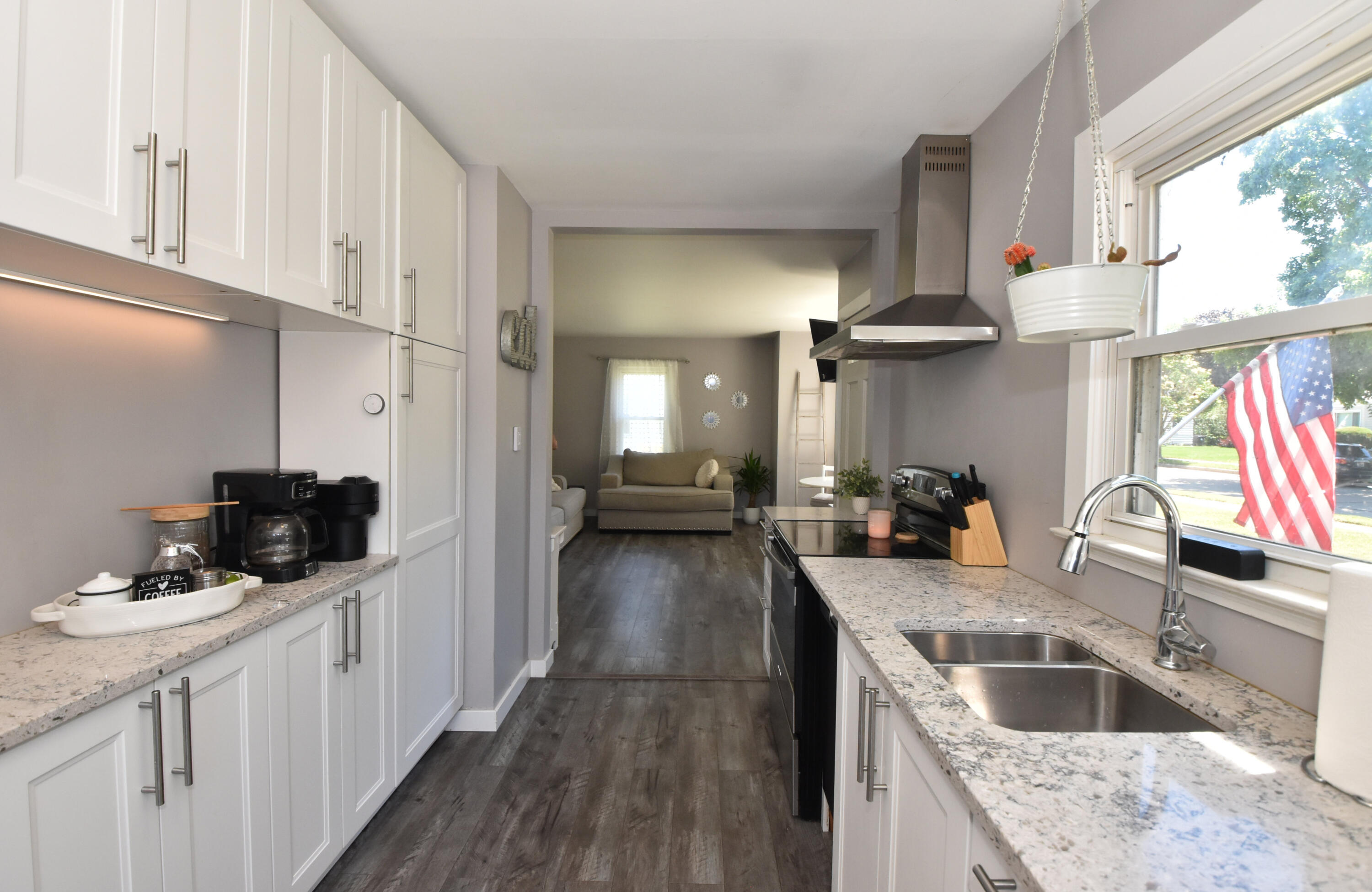 2030 Webster Street Racine, WI 53403 - Photo 10 of 32 Kitchen