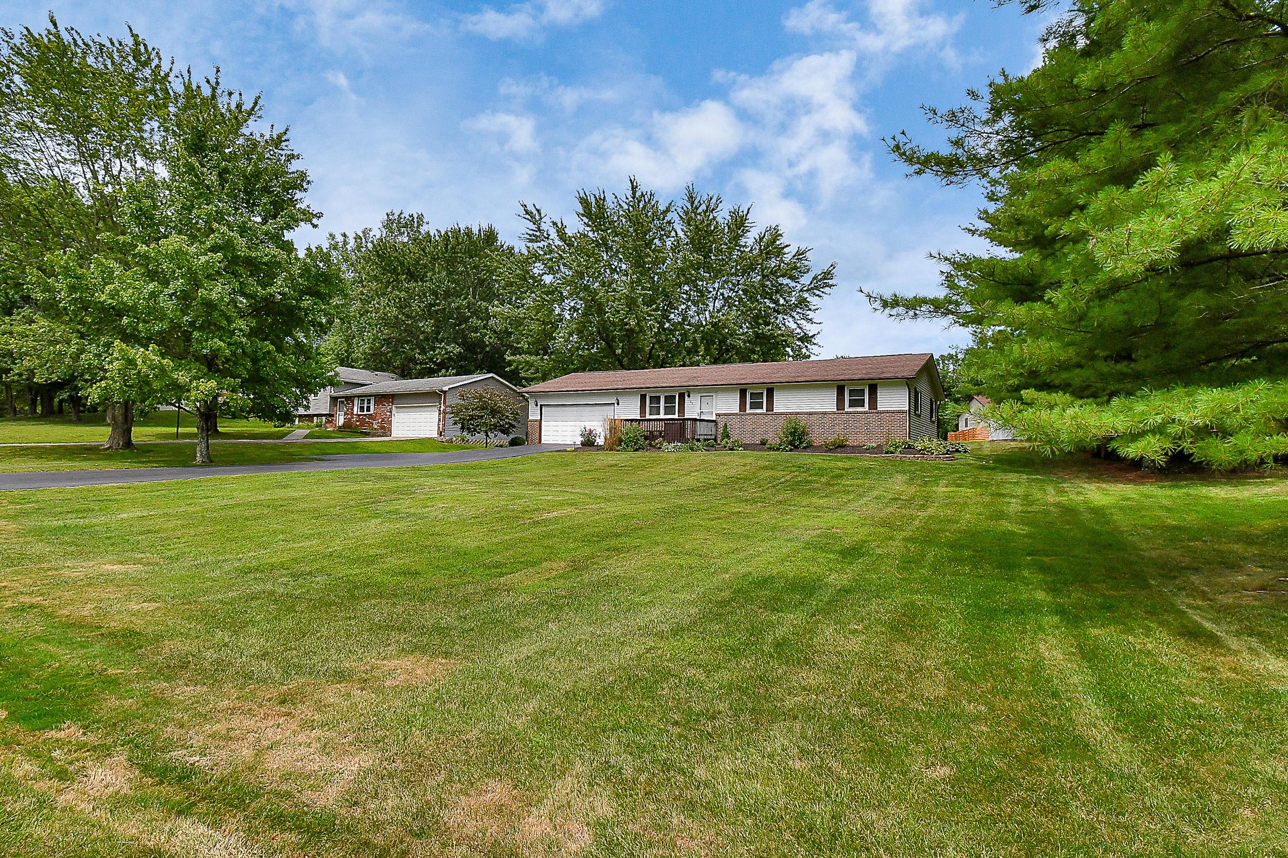 160 Riva Ridge Road Southwest Pataskala, OH 43062 - Photo 3 of 29