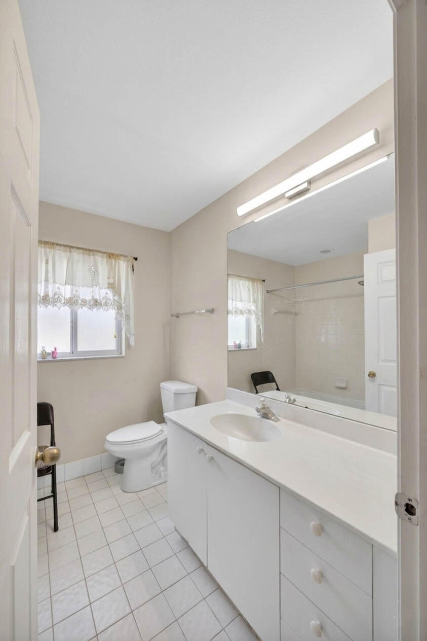 10870 Old Bridgeport Lane Boca Raton, FL 33498 - Photo 21 of 41 19