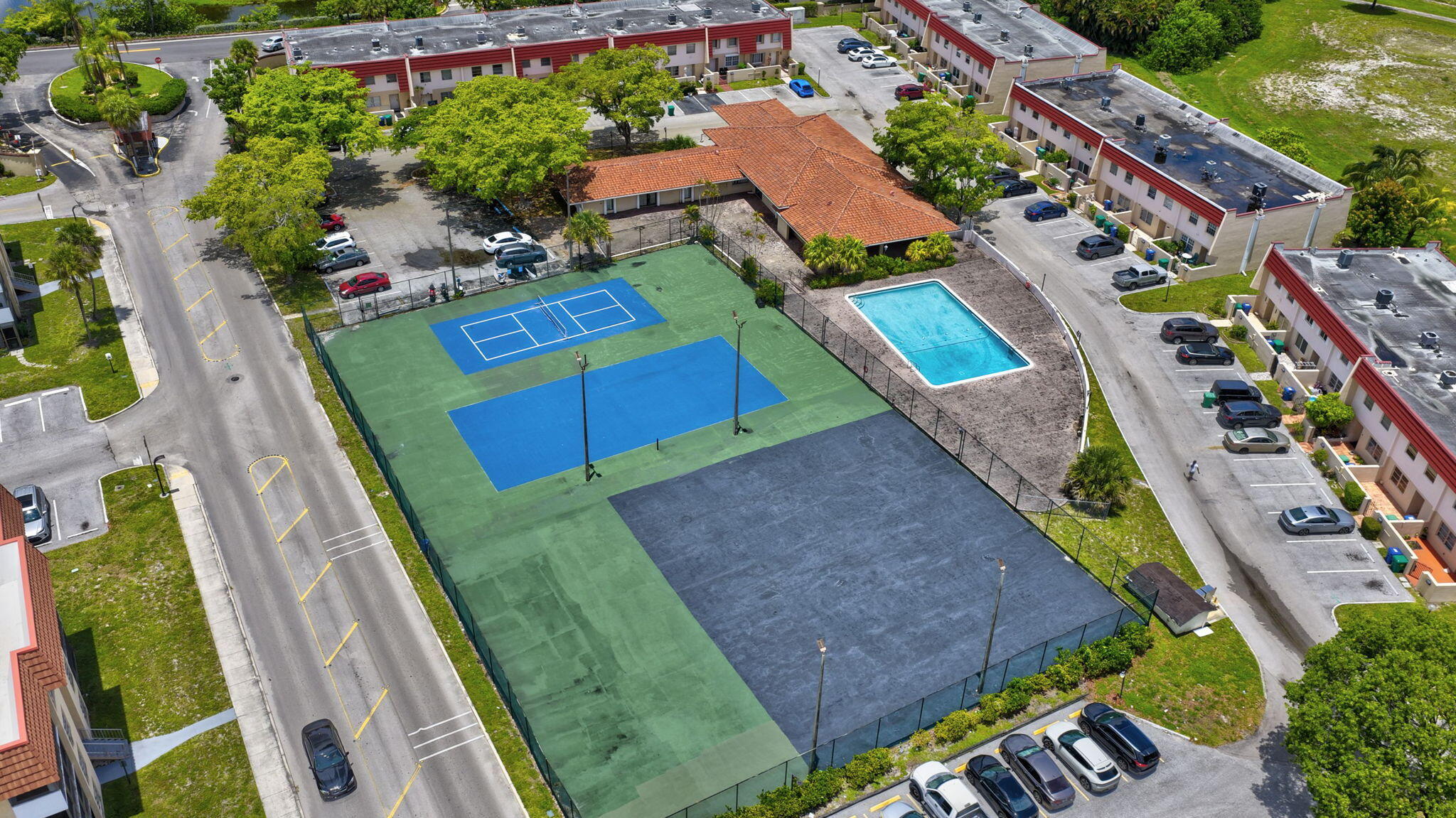 4174 Inverrary Drive, Unit 513 Lauderhill, FL 33319 - Photo 35 of 36 35-web-or-mls-DJI_20260530010313_0653_D_