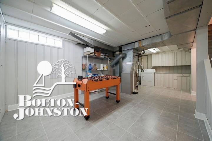 1675 Fairholme Road Grosse Pointe Woods, MI 48236 - Photo 25 of 33