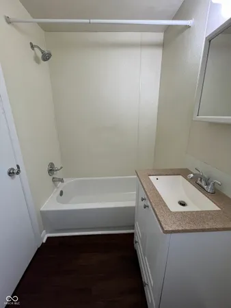 $950 | 1948 Shelby Street, Indianapolis, IN 46203