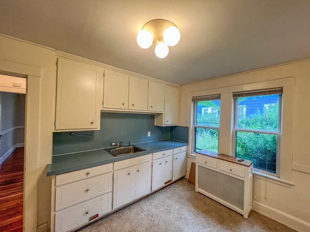 52 Edgecliff Road, Unit 1 Watertown, MA 02472 - Photo 14 of 17 Gallery Image 14
