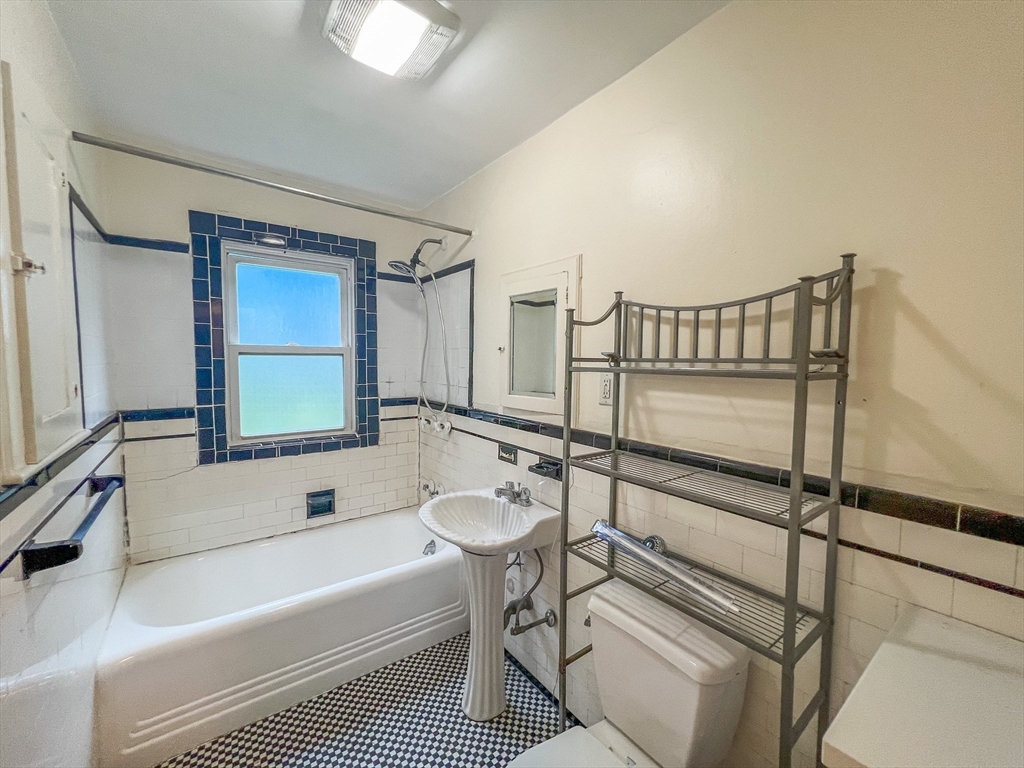 52 Edgecliff Road, Unit 1 Watertown, MA 02472 - Photo 15 of 17 Gallery Image 15