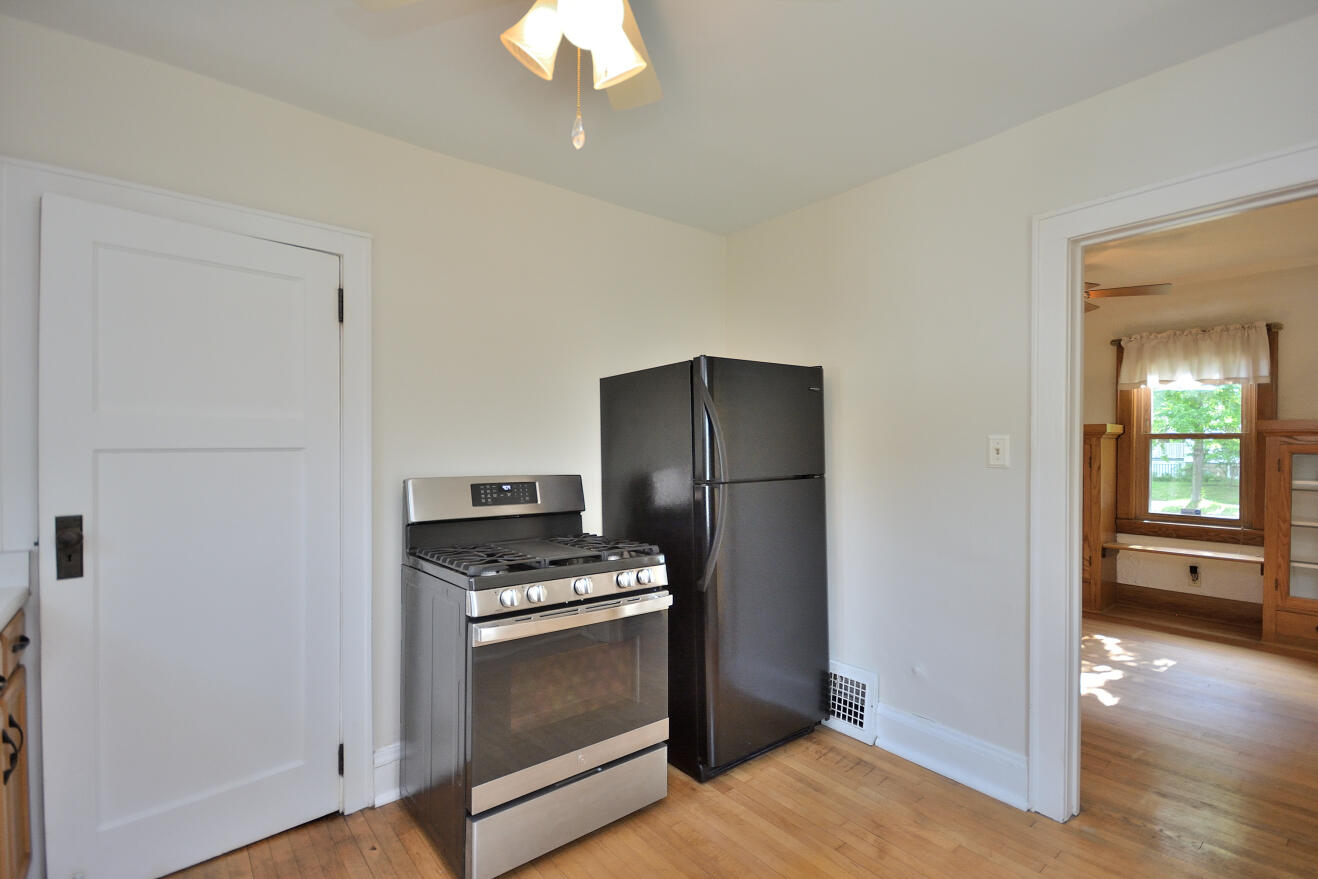 357 North 60th Street Milwaukee, WI 53213 - Photo 25 of 36 Kitchen