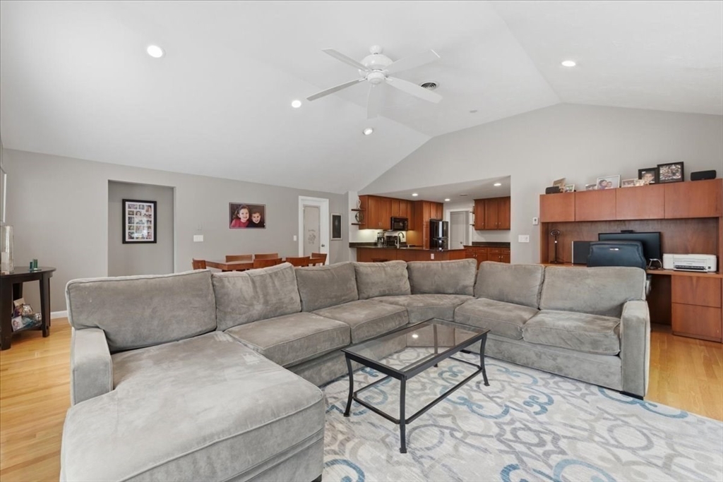 36 Eliot Road Needham, MA 02494 - Photo 14 of 41 Gallery Image 14