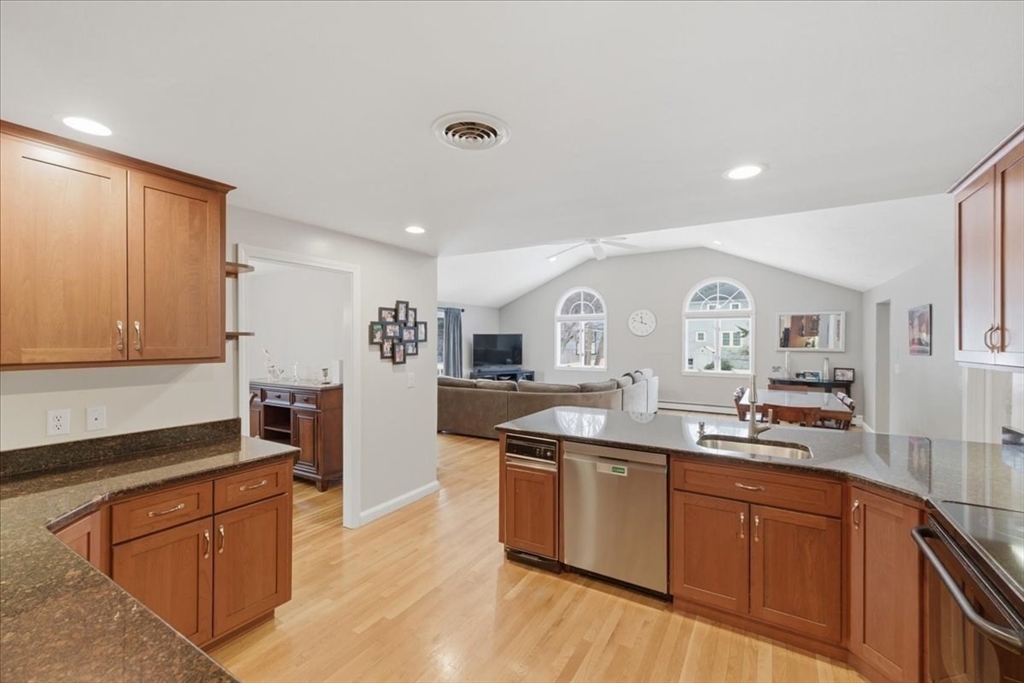 36 Eliot Road Needham, MA 02494 - Photo 18 of 41 Gallery Image 18