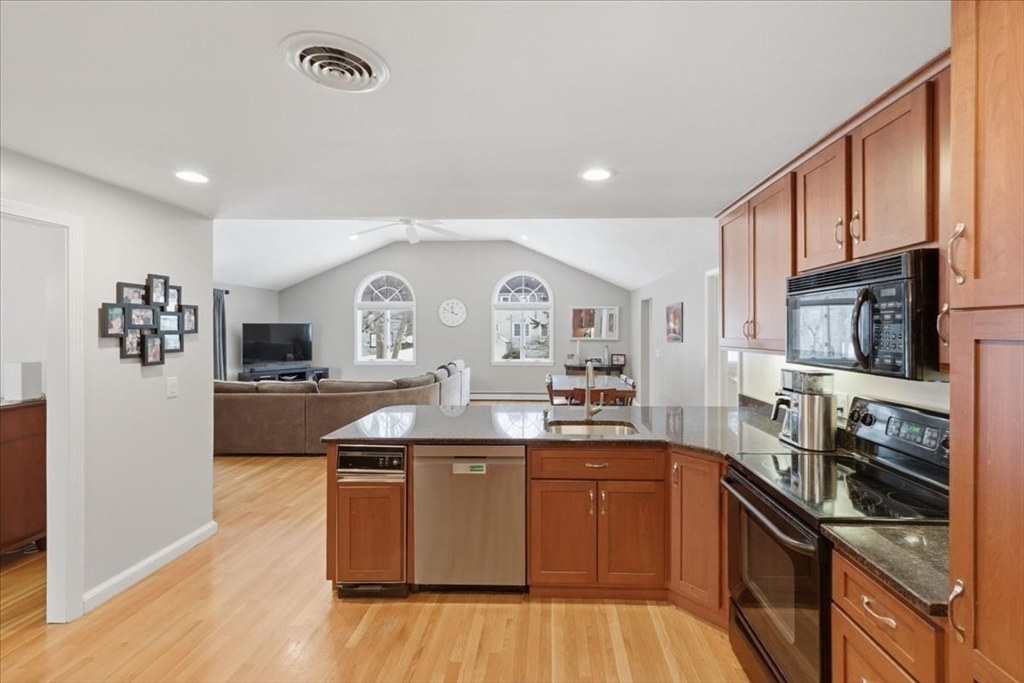 36 Eliot Road Needham, MA 02494 - Photo 19 of 41 Gallery Image 19