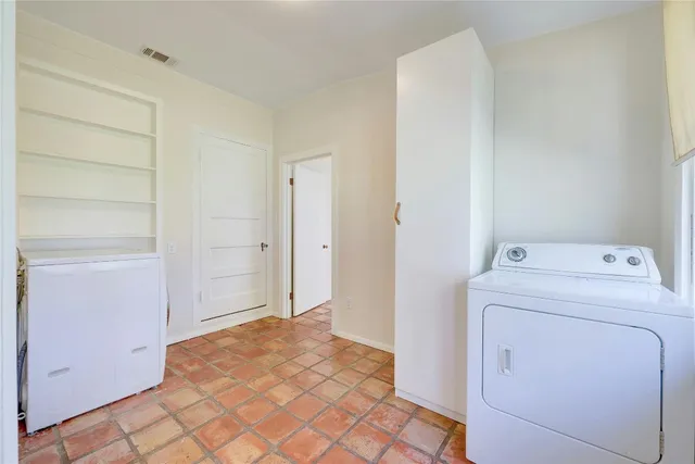 a view of utility room