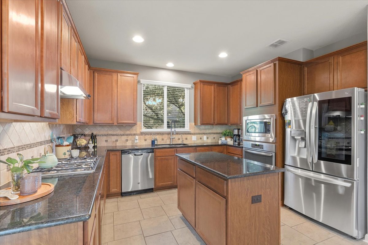 561 Stone View Trail Austin, TX 78737 - Photo 14 of 38