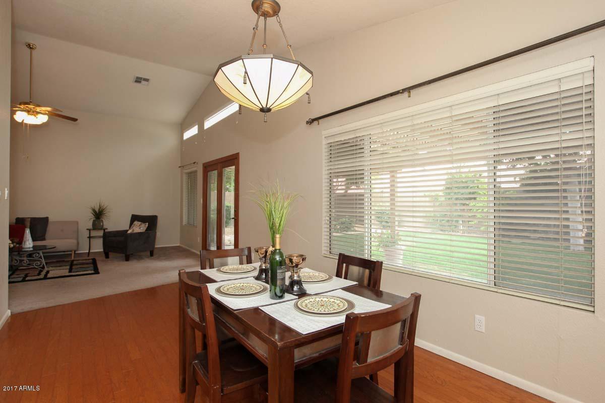 271 East Nunneley Road Gilbert, AZ 85296 - Photo 11 of 29 Dining-Great Room