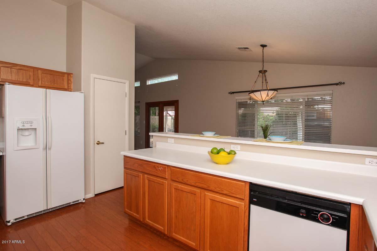 271 East Nunneley Road Gilbert, AZ 85296 - Photo 14 of 29 Kitchen4