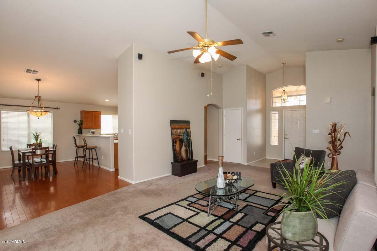 271 East Nunneley Road Gilbert, AZ 85296 - Photo 2 of 29 Great Room-Kitchen