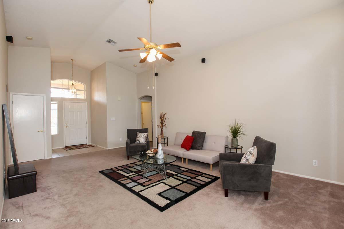 271 East Nunneley Road Gilbert, AZ 85296 - Photo 9 of 29 Great Room2