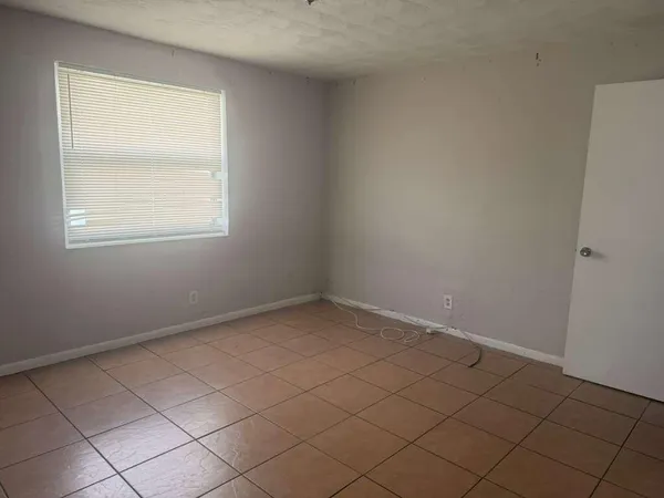 $2,200 | 314 Douglass Avenue, Unit 318, West Palm Beach, FL 33401