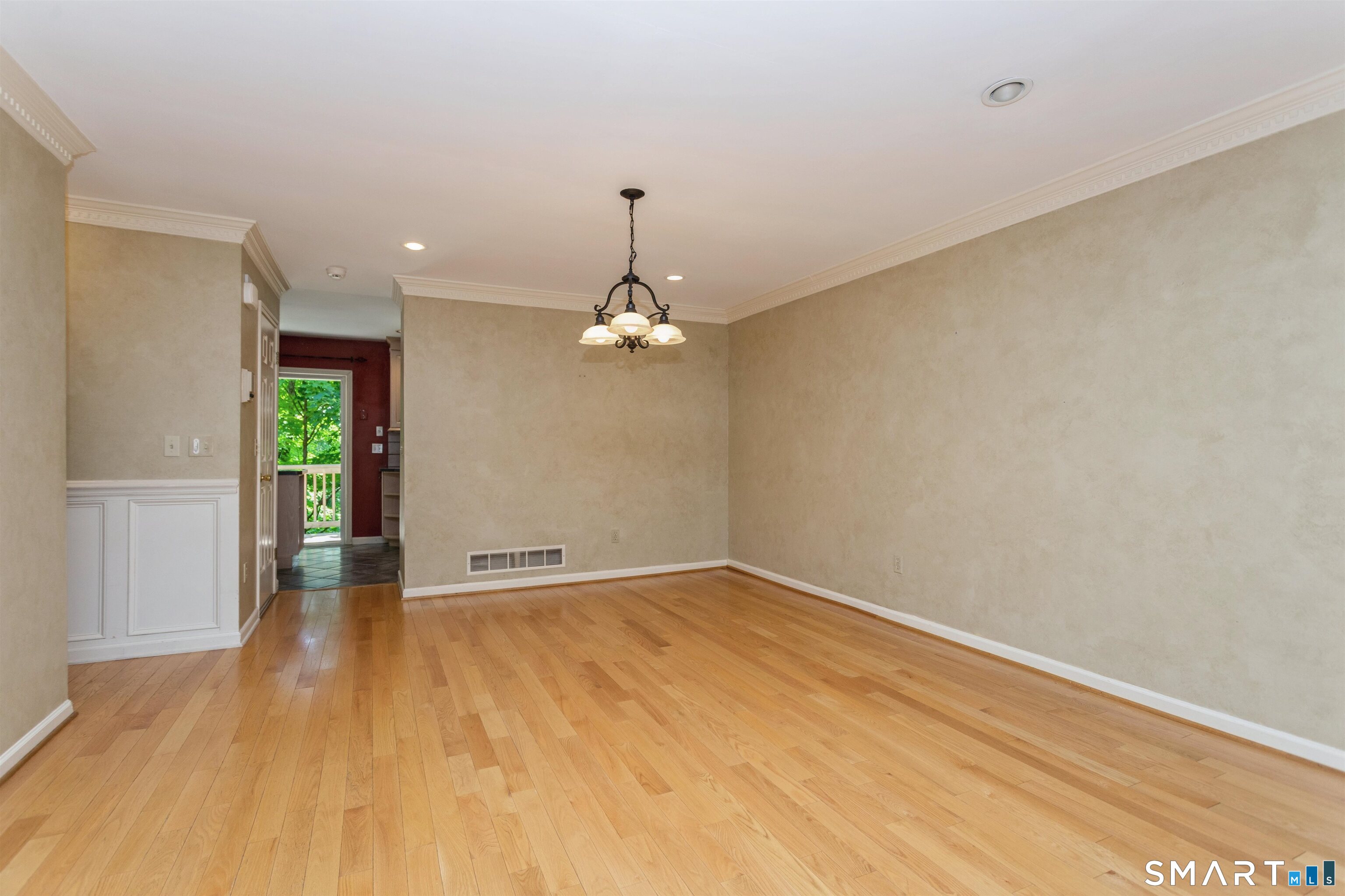 3 Valley View Road, Unit 24 Norwalk, CT 06851 - Photo 2 of 37