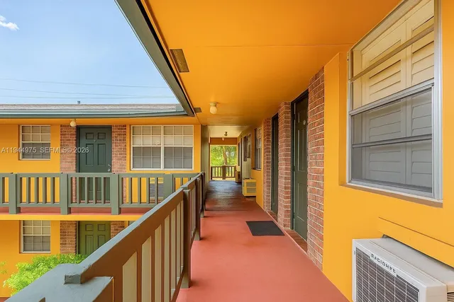 $1,550 | 1702 McKinley Street, Unit 6, Hollywood, FL 33020