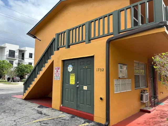 $1,550 | 1702 McKinley Street, Unit 6, Hollywood, FL 33020