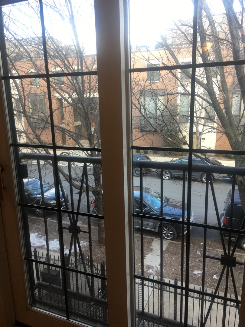 Undisclosed Address Chicago, IL 60610 - Photo 5 of 18