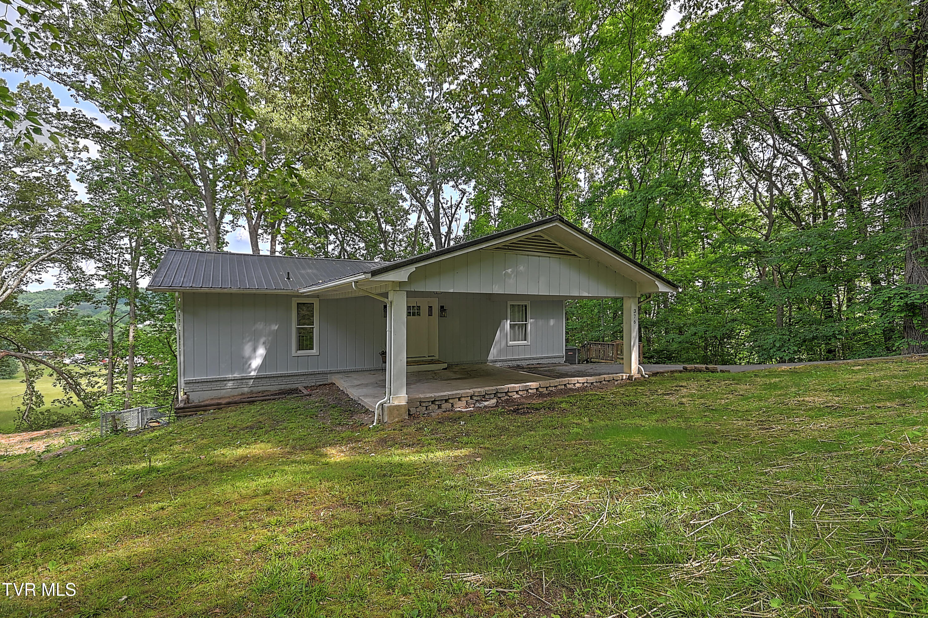 376 Highland Road Jonesborough, TN 37659 - Photo 3 of 53 376 Highland Rd exterior_Garrett-4